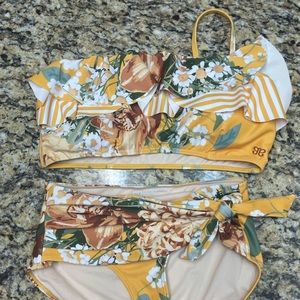 Albion 	Layla Swim Top, Islas - size: Medium